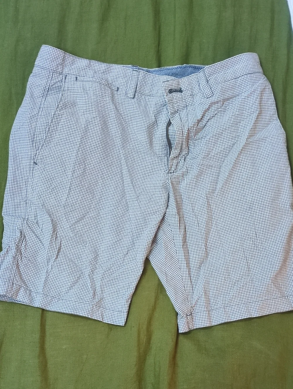 Banana Republic Aiden shorts gray & white men’s 32